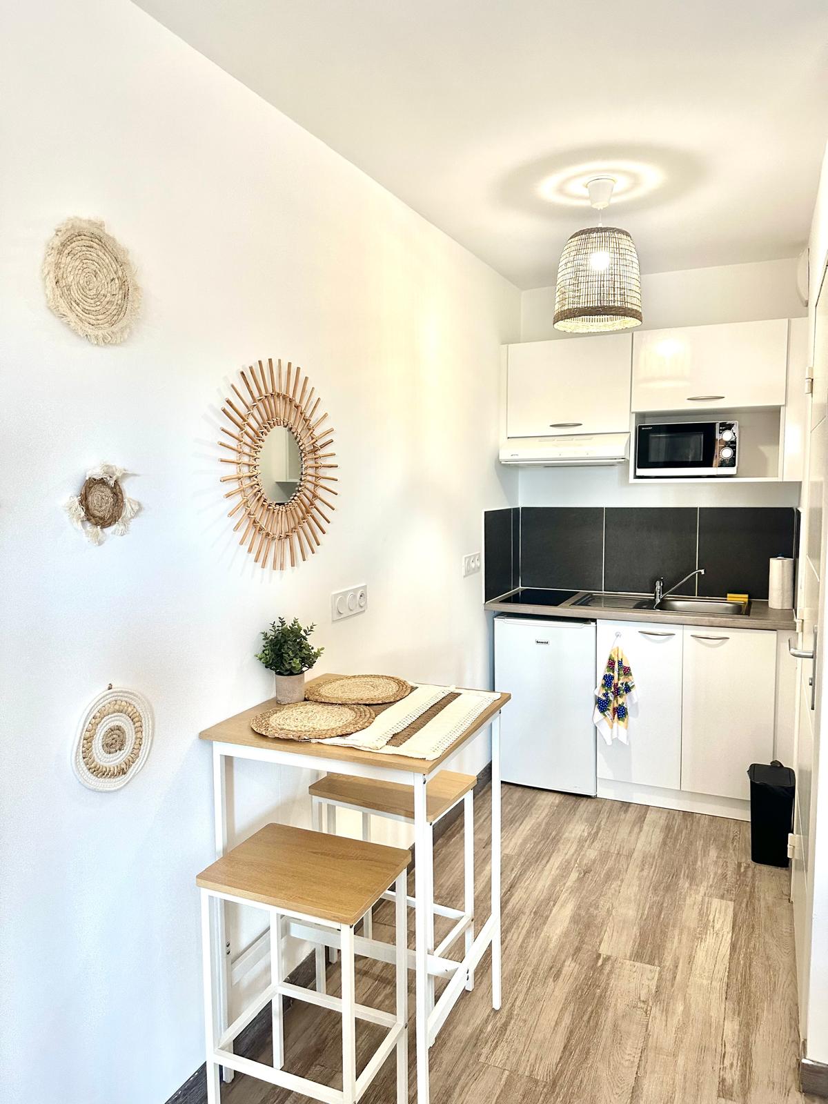 Coin repas & kitchenette